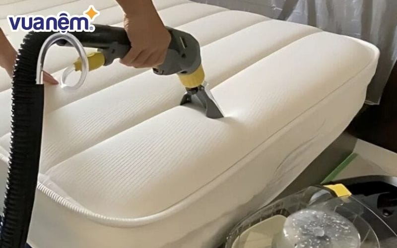 Công ty HasonHygiene đã có nhiều năm kinh nghiệm trong lĩnh vực vệ sinh nhà ở, giặt nệm hoặc giặt sofa tại Đà Nẵng
