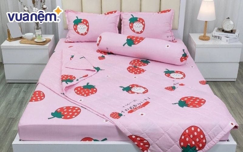 Mẫu ga gối 1mx1m9 cotton poly dâu Nhật