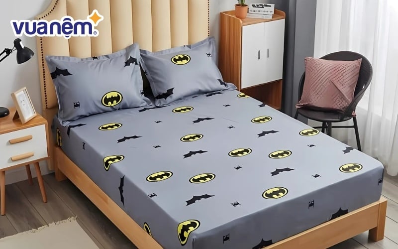 Ba mẹ nên chọn loại ga giường batman mỏng, nhẹ và dễ vệ sinh