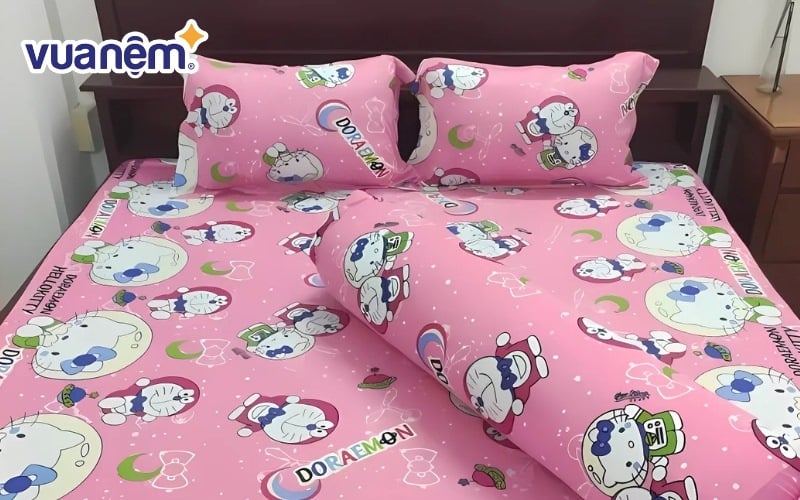 Bộ ga nệm Doremon Kitty sẽ khiến bé mê mẩn