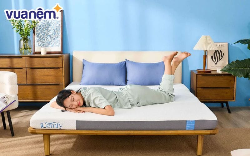 Những người nằm sấp nên tránh sử dụng nệm foam mật độ thấp