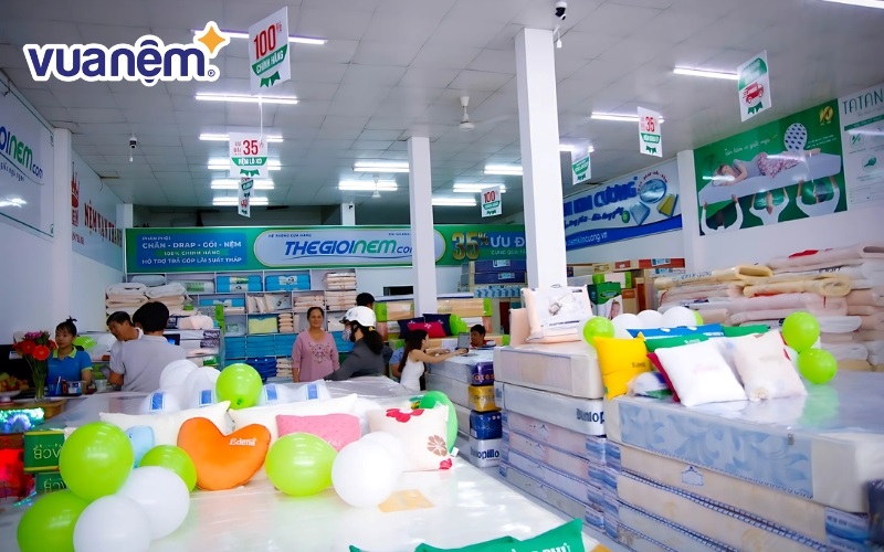 Không gian mua sắm tại Thế Giới Nệm Nha Trang