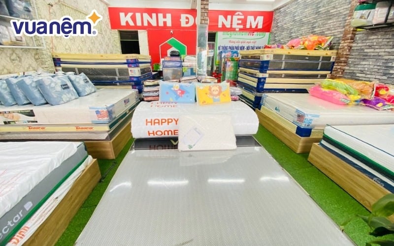 Không gian mua sắm nệm của Kinh Đô Nệm