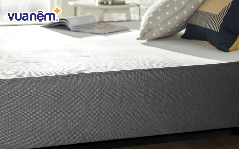 Nệm Zinus Memory Foam 10in nâng đỡ cơ thể, rất phù hợp cho những người mắc các vấn đề về cột sống