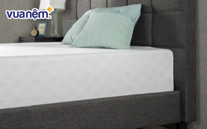 Nệm 10in Gel-Infused Foam Mattress cấu tạo từ foam tích hợp gel làm mát 