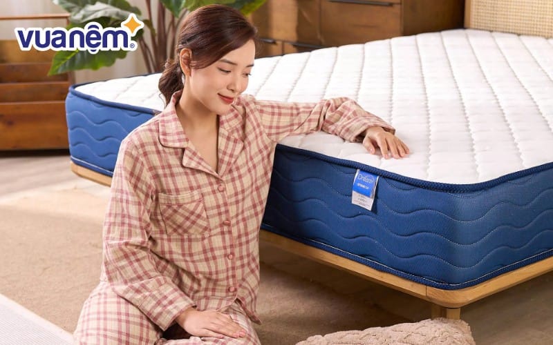 Logo của nệm chính hãng được may ở phần cạnh nệm