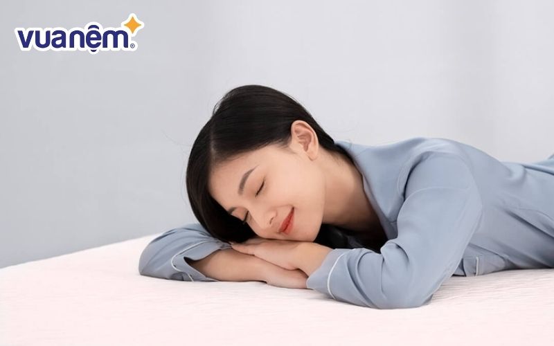 Nệm cao su sở hữu độ đàn hồi vượt trội, giúp giấc ngủ ngon và trọn vẹn