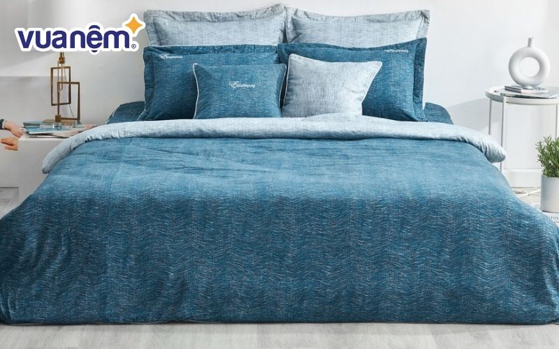 Chăn 2m2x2m4 khá rộng rãi, dùng cho 3 - 4 người