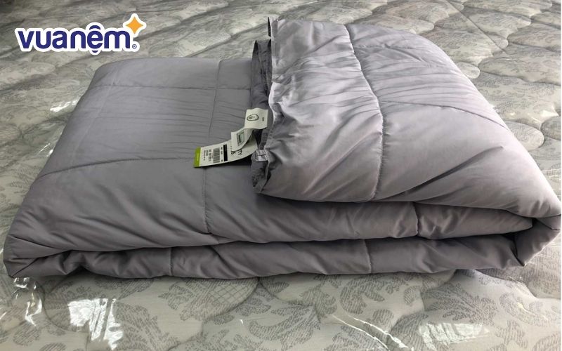 Chăn 2m2 x 2m4 Everon 5s mỏng nhẹ