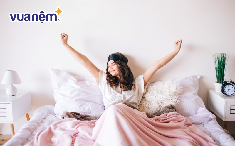 Chất liệu chăn luôn là tiêu chí quan trọng hàng đầu, ảnh hưởng trực tiếp đến cảm giác thoải mái và chất lượng giấc ngủ