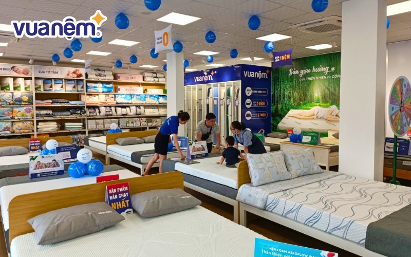 Không chỉ dừng lại ở chất lượng sản phẩm, Vua Nệm còn đặc biệt chú trọng đến sự hài lòng của khách hàng sau khi mua sắm