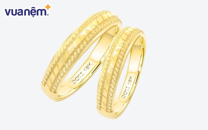 Cặp nhẫn cưới vàng 18K DOJI mã AWMG111717D1KK1 - AWFG111717D1KK1 - Trị giá 16.500.000 VNĐ.