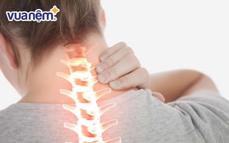 Nằm gối cao lâu ngày sẽ ảnh hưởng tới cột sống