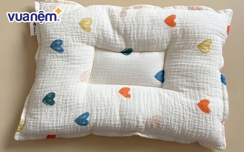 Gối cho trẻ 4 tháng tuổi chất liệu bông cotton Bessla 35x25x1 cm