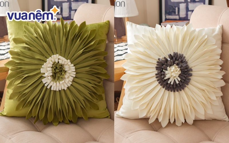 Phần bề mặt gối được tạo hình bông hoa hướng dương tinh tế