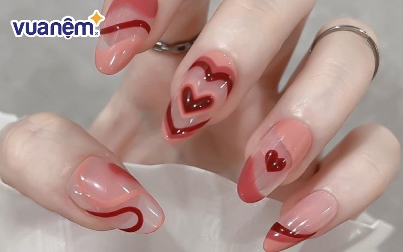 Mẫu nail đẹp cho cô dâu chụp ảnh cưới trái tim dễ thương