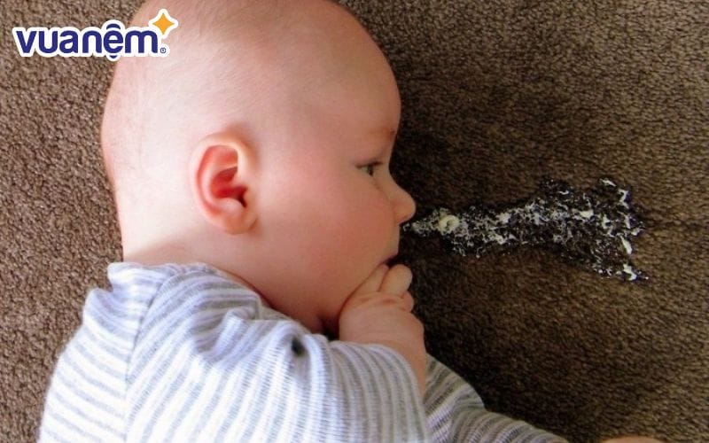 Trào ngược dạ dày ở trẻ sơ sinh được chia thành hai nhóm: sinh lý và bệnh lý