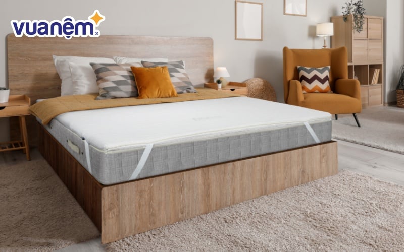 Topper chất liệu cao su thiên nhiên Liên Á
