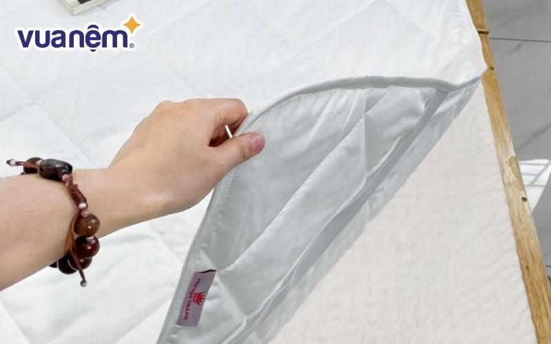 Tấm bảo vệ nệm Vạn Thành dệt cotton trắng cao cấp