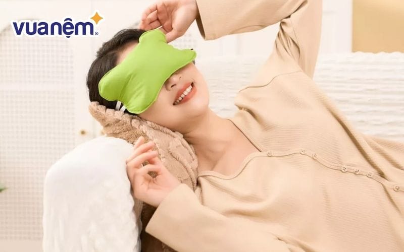 Túi thảo dược chườm nóng mắt Iyashi