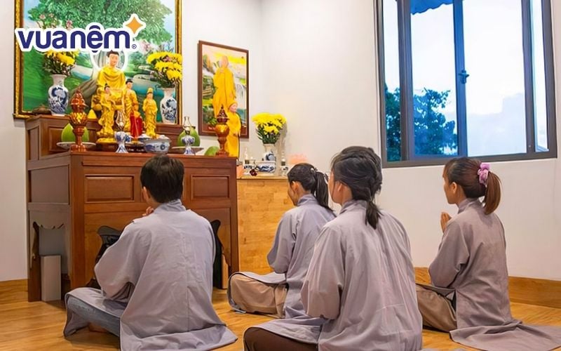 Tạo không gian sống an yên, thanh tịnh bằng việc đọc kinh