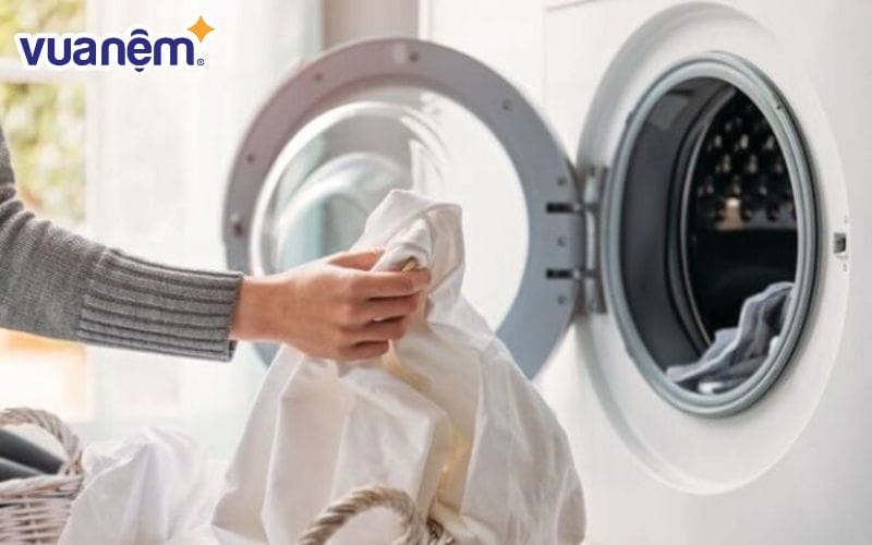 Việc vệ sinh chăn ga gối, nệm rất cần thiết