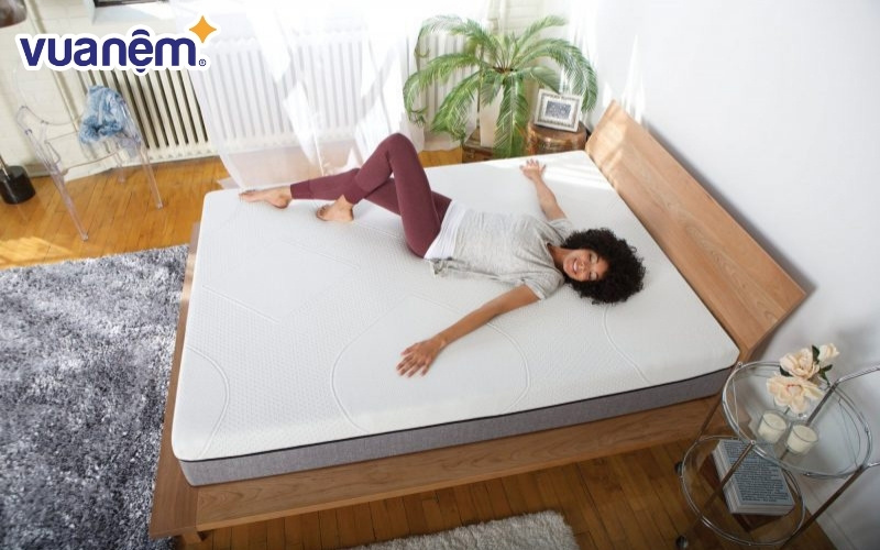 Sự thay đổi về độ đàn hồi hoặc cấu trúc nệm khiến lưng bị đau