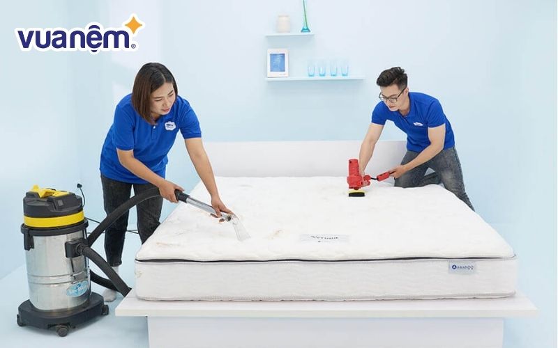Vệ sinh nệm ẩm trong mùa nồm với dịch vụ tại Vua Nệm