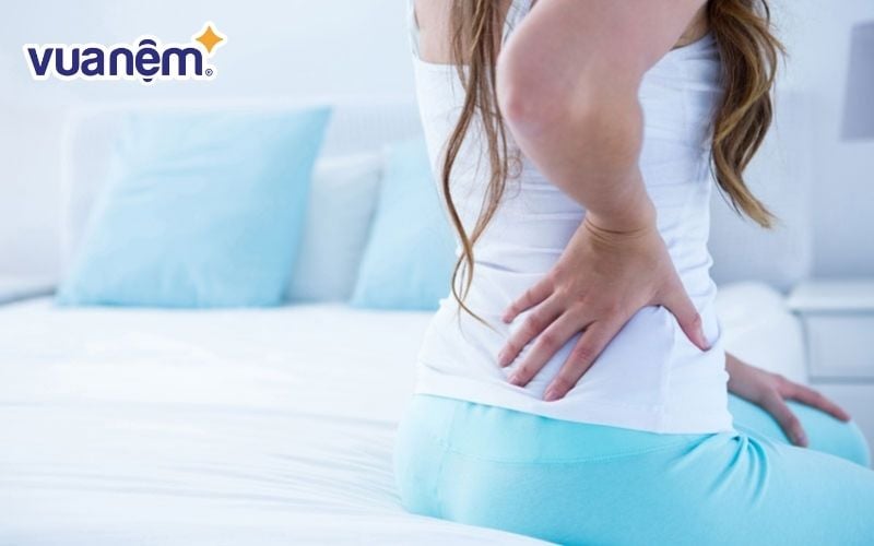 Nệm quá mềm khiến cột sống lún võng