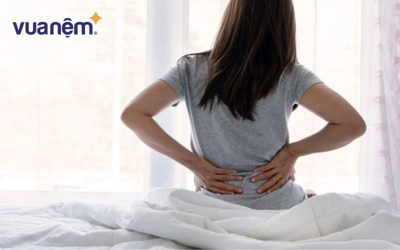 Nệm quá cứng khiến người đau nhức khó chịu