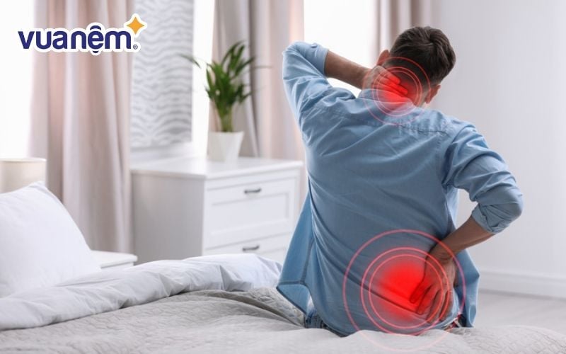 Nằm nệm quá mềm khiến cột sống bị võng