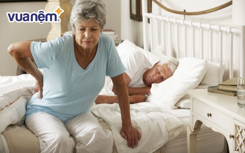 Nệm mềm gây khó khăn cho người cao tuổi