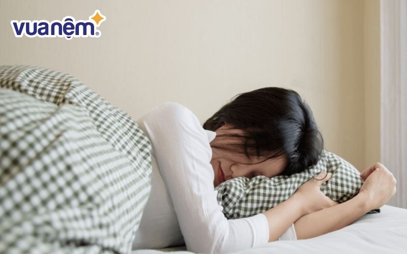 Chứng ngủ rũ là một trong những nguyên nhân khiến bạn ngủ nhiều quá mức