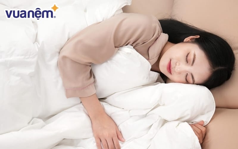 Mẹo sử dụng và bảo quản chăn lông vũ đúng cách cần biết