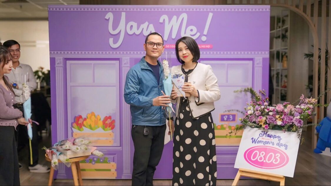 Những món quà nhỏ xinh đều được các “anh trai” chuẩn bị đầy tinh tế và chu đáo