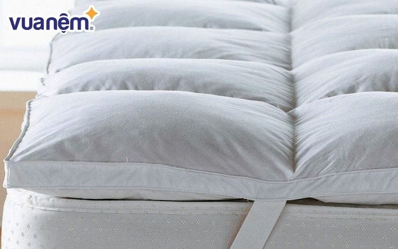 Tấm bảo vệ nệm chính là bí quyết giúp tăng tuổi thọ cho nệm mà không phải ai cũng biết.