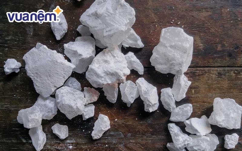 Borax cũng có thể sử dụng để loại bỏ vết màu trên nệm