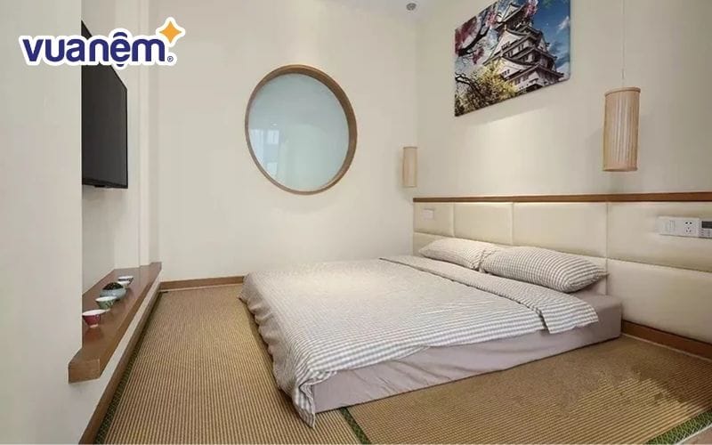 Đệm nằm dưới đất dễ bị bám bụi