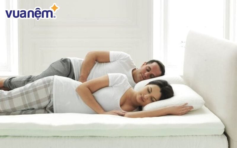 Với nệm foam, người dùng sẽ không còn cảm thấy đau nhức khi ngủ, nhất là khi nằm nghiêng