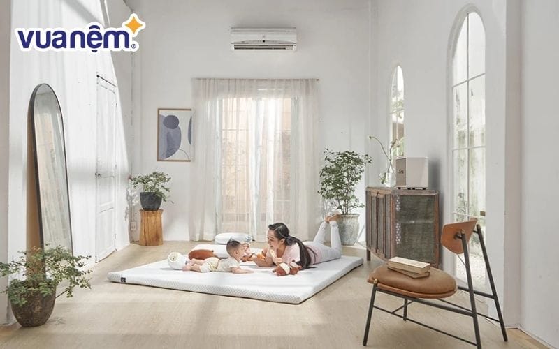 Nệm dưới đất an toàn với các gia đình có người già và trẻ nhỏ