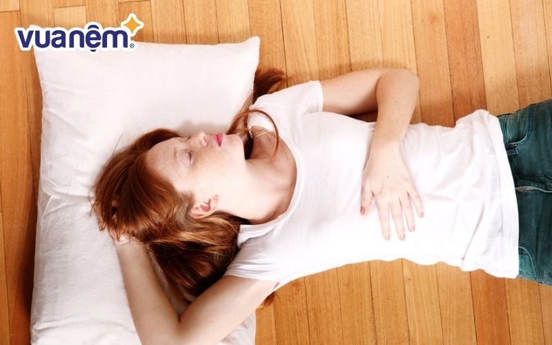 Nằm dưới nền gạch giúp mát mẻ vào mùa hè oi bức