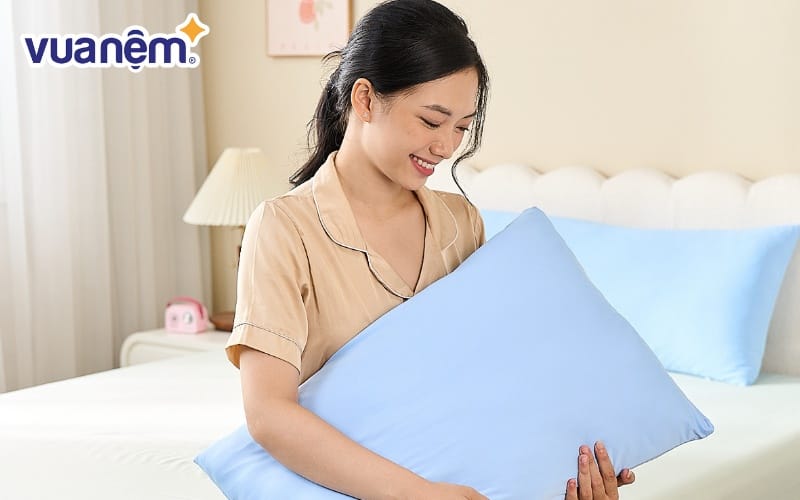 Giấc ngủ dễ chịu bắt đầu từ chiếc gối ôm