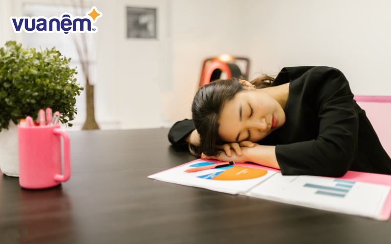 Ngủ ngay sau bữa ăn có thể cản trở quá trình tiêu hóa