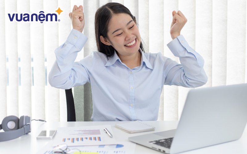 Sức khỏe thể chất ổn định và cân bằng tinh thần là điều kiện tiên quyết để giấc ngủ trưa phát huy được tác dụng tối đa