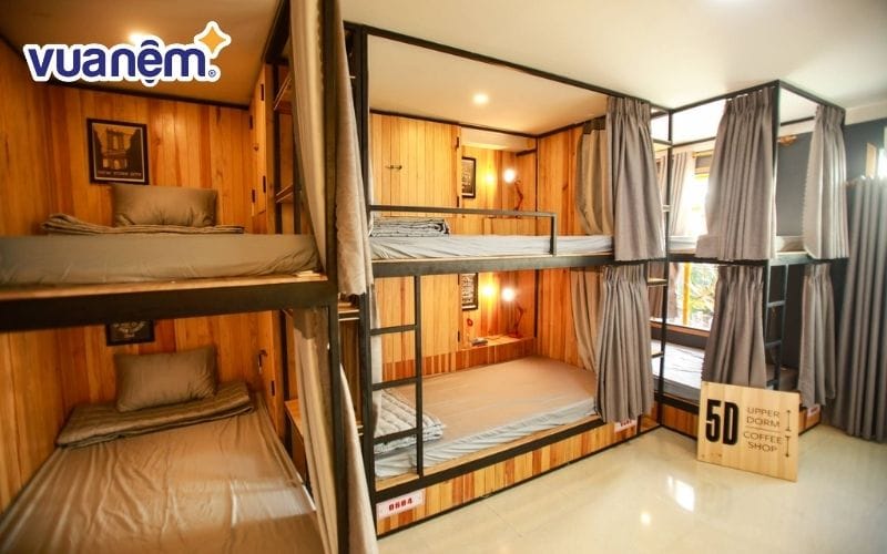 Giường tầng cũng được sử dụng trong các cơ sở lưu trú