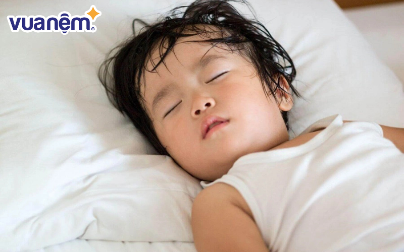 Tình trạng thiếu nước cũng dẫn tới đau đầu