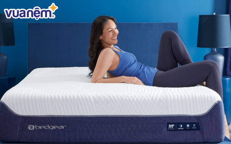 So sánh nệm Bedgear và nệm Dunlopillo về chất liệu 