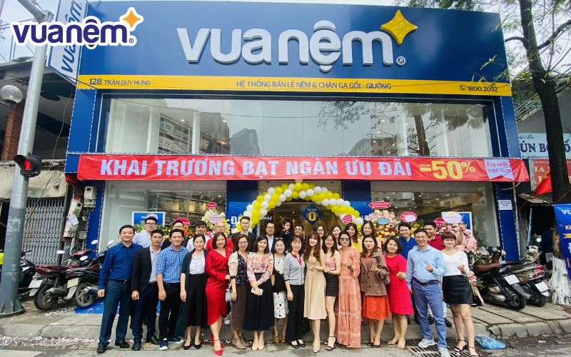 Khách hàng có thể đến các cửa hàng của Vua Nệm để trải nghiệm trực tiếp nệm Goodnight và iComfy