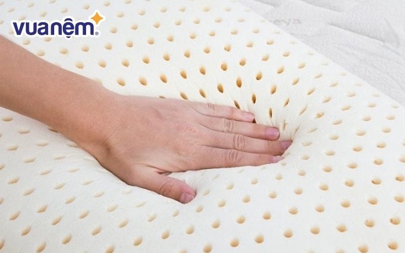 Chất liệu cao su thiên nhiên được sử dụng trong quá trình sản xuất nệm Gummi và Liên Á