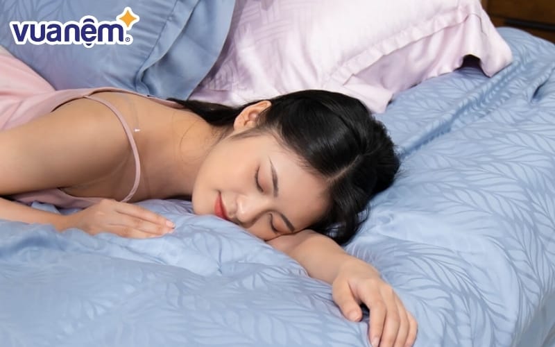 Nên chọn chăn hè từ thương hiệu uy tín để đảm bảo chất lượng và giấc ngủ thoải mái.